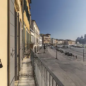  Apartment Palazzo Carpediem-prato Della Valle